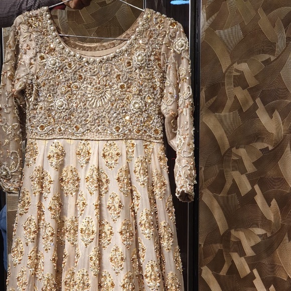Gold Pakistani Wedding dress - Picture 2 of 16